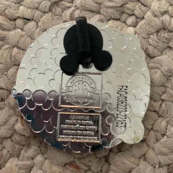 Disney’s ‘Reflections’ Mystery Pin Pack — The Jungle Book - Picture 2 of 2